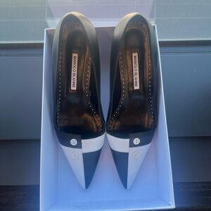 Manolo Blahnik Leather Flats Pointed Toes. Size 11 - IT: 41. Brand New.